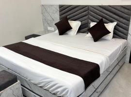 HOTEl SHREE ASHTVINAYAK GRAND, hotel v destinaci Mandlā
