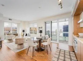 Forma Suites - Downtown Toronto - CN Tower & Rogers Centre