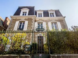 Villa Athanaze, hotel cerca de Hospital de Saint-Malo, Saint-Malo