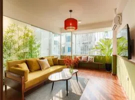 Home of Serenity - 3 BR & 3 baths - 1' to Hoan Kiem Lake & Old Quarter