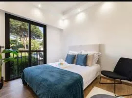 Appartement haut standing - Luxury apartment - Cannes- Croisette- Centre ville- Vue Tennis -Vue Piscine -Parking privé - Terrasse- Plage