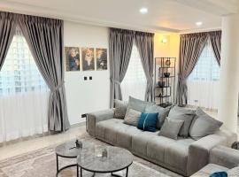 P&M Residence 5bdr of bliss in Trasacco, hotell i Accra