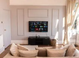 Luxuria Apartments 2- Bedroom Luxury Apartment