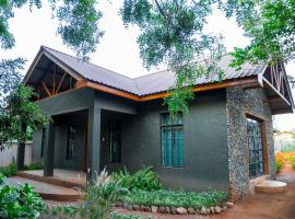 Buffalo Villa, готель у місті Boma la Ngombe