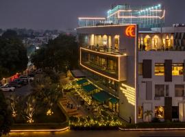Sapphire Suites By Arif Castles, hotel near Chaudhary Charan Singh International Airport - LKO, Lucknow