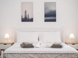 Ether Seaside Apartment 2, hotel in Pythagoreio