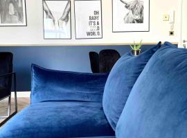 Flanelles - beautiful apartment Lyon 8, hotel v destinaci Vénissieux