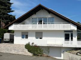 Mevan Ferienwohnung, hotel v destinaci Gaienhofen