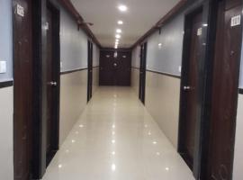 Infinity Rooms D-Mart, готель у місті Сурат