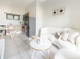 Exquisite Lavish-Luxury Apartment