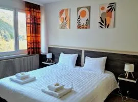 Hotel Castel, hotel poblíž Letiště Sion - SIR, 