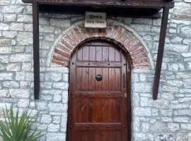 Dora Guest house