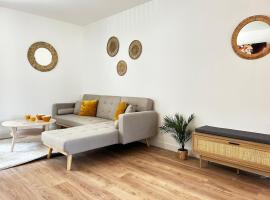 Le nid de la basilique T3 avec balnéo, hotel a Reims