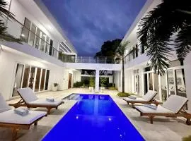 Lux Villa Tumbak Bayuh