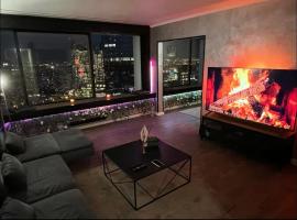 Netflix & sky jacuzzi, hotel com banheiras de hidromassagem em Puteaux