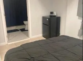 Cozy bedroom with en-suite bathroom