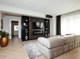 SkyView Apartment Unic, Select, Ultimul Etaj, Confort Premium în Royal Town Copou