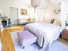 HaHa Familjesol Cozy 2 Bedroom Family Apartment with Private Kitchen Balcony and Free Parking