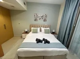 Deluxe 1BHK Apt in JVC, Self check in !