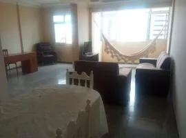 Quarto em Apartamento no Coração do Papicu - 500m do Shopping Rio Mar