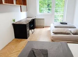 City Center Quiet Apartment WiFi