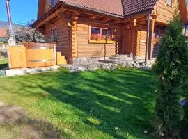 Drevenica Západné Tatry s kúpacou kaďou a krbom