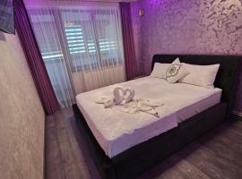 Home LCF, hotel com banheiras de hidromassagem em Braila