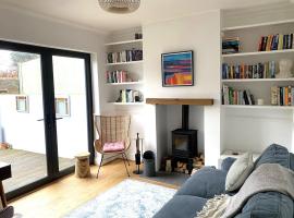 Stylish Home with 4 bedrooms, Logburner, Garden, nr Beach, Deal Castle, ξενοδοχείο σε Deal