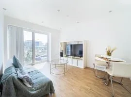 One Bed Apartment in Private Building Luton
