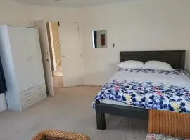 Half Moon Bay Ensuite room