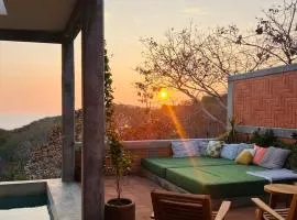Casa Coyote, 6 bedrooms villa with ocean view & pool