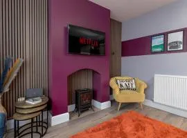 Modern Cozy Retreat-Family-Friendly-Near City & Peak District