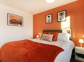 Lincoln Spacious Accommodation Sleeps 6 Free Wi-Fi TV Free Parking Long Term Stay