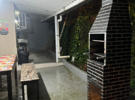 Casa aconchegante em Ubatuba, hotel en Ubatuba