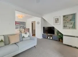 6 Beds 2 Bathrooms Private Holiday Home