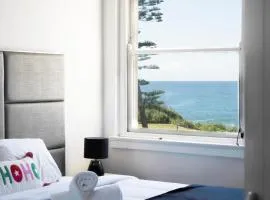 Ocean & Beach View 1 Bedroom Apartment in Maroubra
