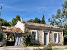 Le Clos des Lys, Maison de Pays Raffinée Proche de la Mer, Linge Inclus