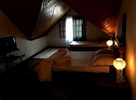 Le fumoir guest house familiale, hotel v destinaci Antananarivo