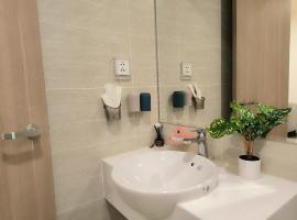 Vinhomes Smartcity- Căn hộ dịch vụ nguyên căn, hotel v destinaci Phú Thú