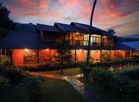 Mayaahi Resorts & Spa, готель у місті Nilambūr