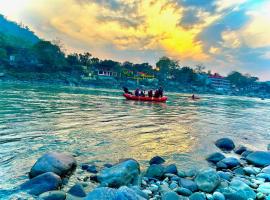 LA Riqueza Pride Inn # Customer's Favourite Hotel in Tapovan #Free use of Swimming Pool & Gym # Mountain View Rooms # Close to Lakshman Jhula # Free Parking, hótel í Rishīkesh