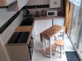 Appartement centre lannion, hotel v destinaci Lannion