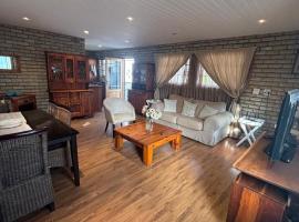 33 On Loop, Flat 3, hotel in Ladybrand