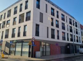 Apartament Skarbowa Sun, hotel em Leszno