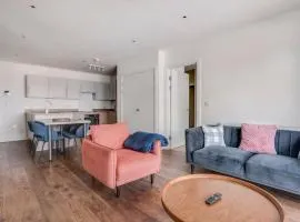 Modern, Spacious 2bed, 2bath apartment in Barking