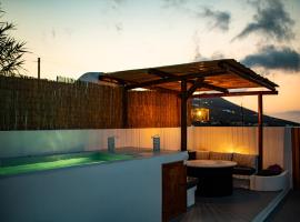 Sunrise Villa Santorini, hotel en Vourvoulos