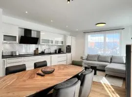 YUVA HOMES Germering - 100m2 - nahe München - 2 Bäder - Garten&Terrasse - S-Bahn