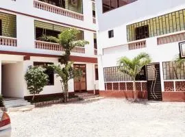 Spacious Studio with Kitchen & Secure Parking along Beach Road, Mtwapa