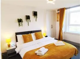 Dundee Beach Villa with Free Parking