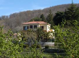 Valle Maira, Agriturismo nel Parco dei Nebrodi, parkolóval rendelkező hotel Tortoriciban